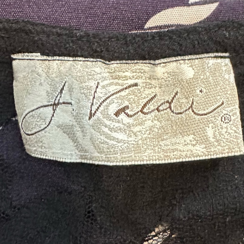 Women's J Valdi Black Lace V-Neck Top L - Picture 3 of 3